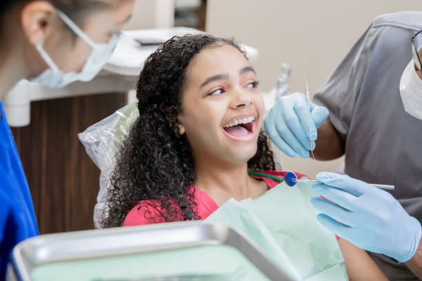 Best Emergency Gum Treatment in Schoolcraft, MI